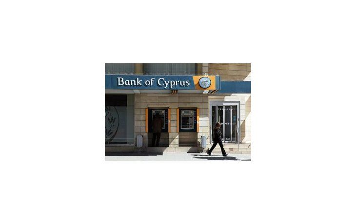 Grecia ya comenzó a comprar bancos en crisis en Chipre.