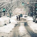La tormenta invernal cubrió de nieve y hielo una franja de más de 2.100 kilómetros en Estados Unidos. La tormenta invernal cubrió de nieve y hielo una franja de más de 2.100 kilómetros en Estados Unidos.