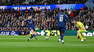 Dibu Martínez tuvo un buen partido en París, pero no pudo evitar la eliminación de Aston Villa.