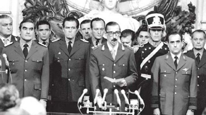 La ley homenajea a las víctimas de asesinato o desaparición durante la dictadura cívico-militar, que tuvo lugar en Argentina entre 1974 y 1983