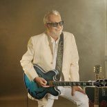 David Lebón suma una nueva función de un show muy especial. David Lebón suma una nueva función de un show muy especial.