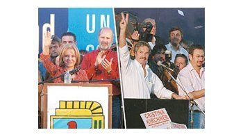 ámbito.com | Fiebre del sábado a la tarde: en San Justo, Chiche Duhalde habló ante 7 mil militantes juntocon, entre otros, Alfredo Atanasof (oculto) y el intendente Baldomero Alvarez. En Mar del Plata,Felipe Solá convocó a la misma cantidad. En la foto, junto al i