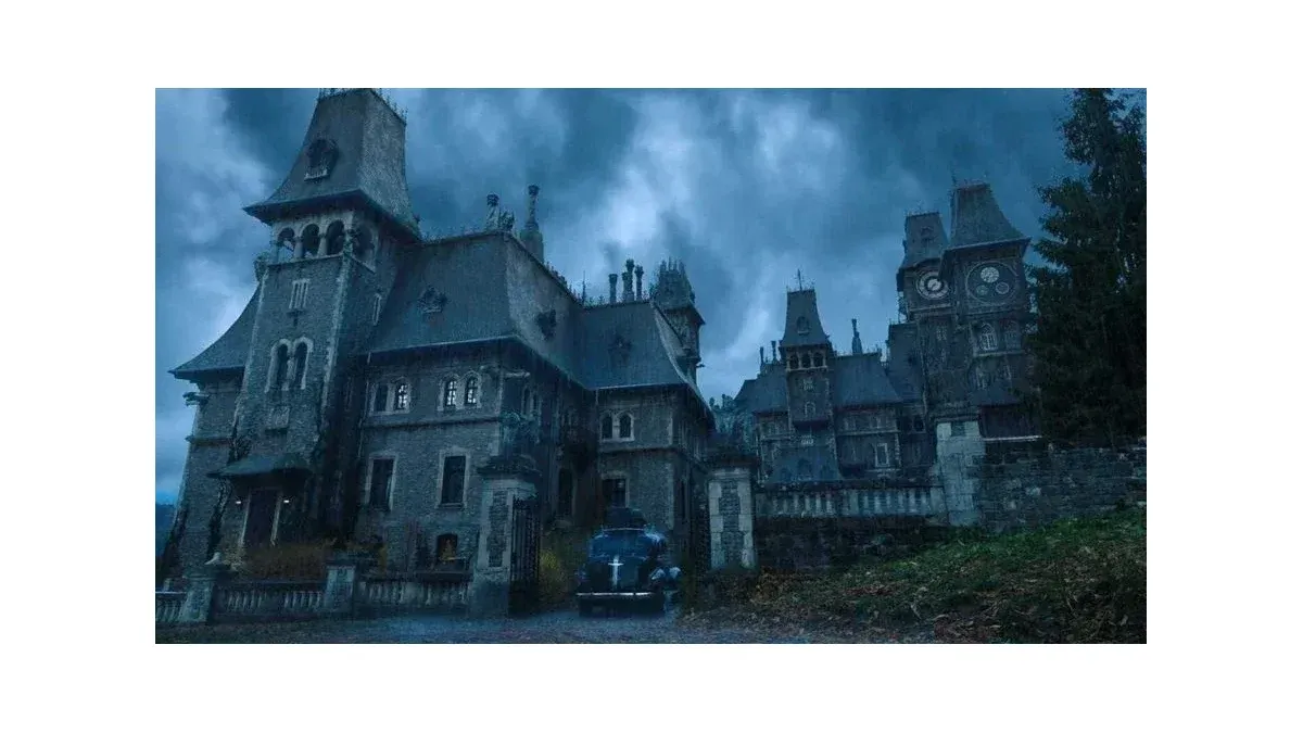 This is the imposing castle of “Merlina”: it is in Romania and the most luxurious brands want it