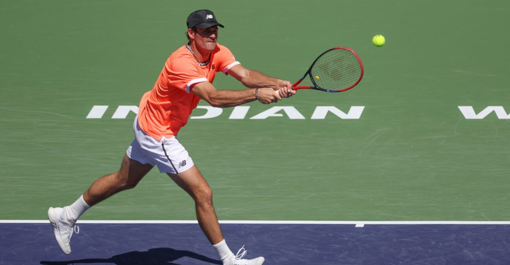 El experimentado estadounidense Tommy Paul terminó con el sueño del italiano Luca Nardi, quien venía de eliminar el lunes al N° 1 del mundo, el serbio Novac Djokovic. El experimentado estadounidense Tommy Paul terminó con el sueño del italiano Luca Nardi, quien venía de eliminar el lunes al N° 1 del mundo, el serbio Novac Djokovic.