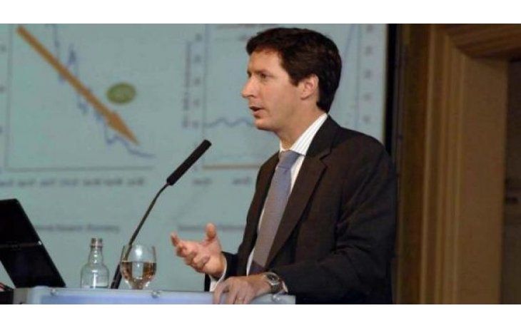 El secretario de Finanzas, Santiago Bausili, viajó a Europa para realizar una ronda de negocios en Londres y Frankfurt para atraer inversores.