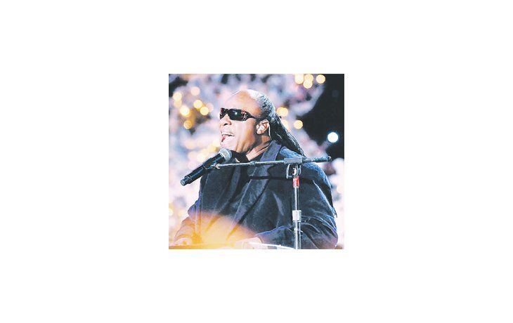 ámbito.com | En su primera visita al país, Stevie Wonder cantó en  un Vélez  que recibió al prócer de la música negra industrial sin prejuicios, y con la alegría que merecía la ilustre visita.