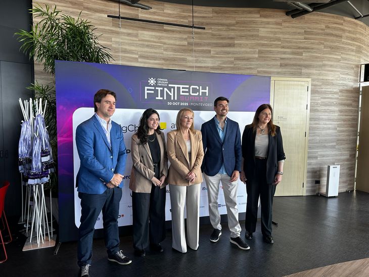 Referentes de distintos ámbitos disertaron en el marco del Uruguay Fintech Summit en Montevideo. Referentes de distintos ámbitos disertaron en el marco del Uruguay Fintech Summit en Montevideo.