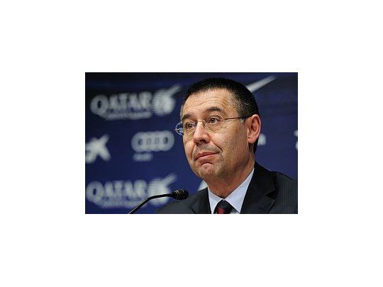 Bartomeu cree que Madrid está detrás del escándalo que se desató por Neymar.