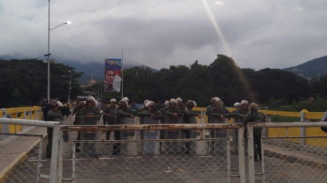 Vamos a ordenar por instrucciones del presidente Nicolás Maduro el cierre de la frontera, anunciaron desde Táchira.