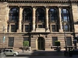 El BdeM deja de regular la venta de dólares en el mercado libre en 1985. El BdeM deja de regular la venta de dólares en el mercado libre en 1985.