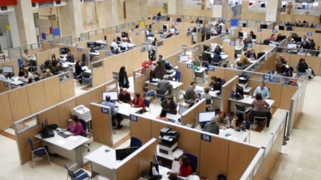 La destrucción de puestos de trabajo públicos fue de 61.569 desde noviembre 2023.