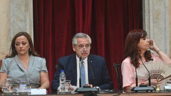 Alberto Fernández junto a Cecilia Moreau y Cristina Fernández de Kirchner en la apertura de sesiones ordinarias.&nbsp;