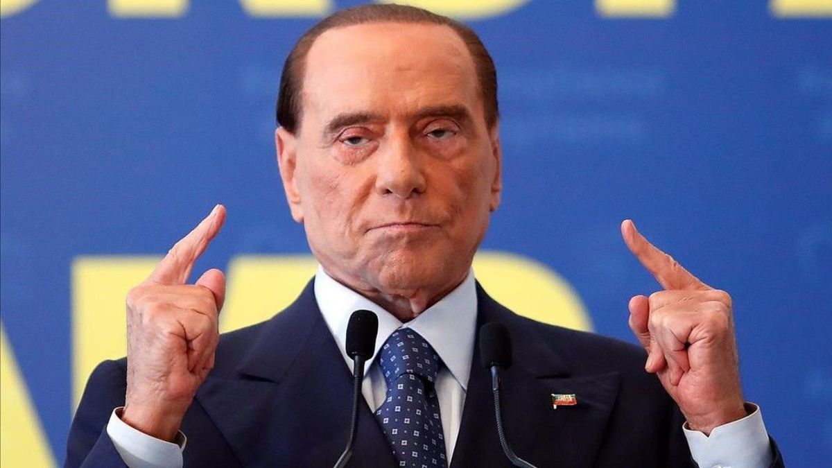 Silvio Berlusconi se negó a cantar Bella Ciao al votar en Italia: "Me criticarían mucho"
