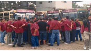 El colectivero atacado trabaja en la línea 324.