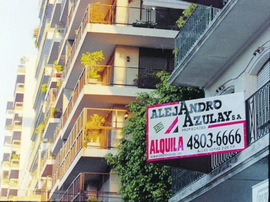 Más caros. Un departamento medio de dos ambientes en la Ciudad de Buenos Aires cuesta actualmente $37.575 mensuales. Preocupan a los inquilinos las fuertes subas que no parecen tener techo.
