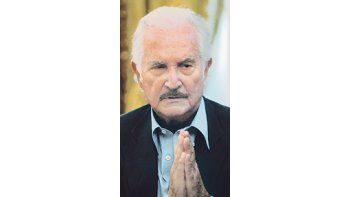 El mexicano Carlos Fuentes, uno de los visitantes