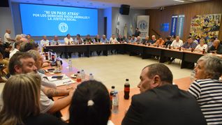 CGT despliega presión federal sobre diputados contra el DNU y tiende puentes con la UCR