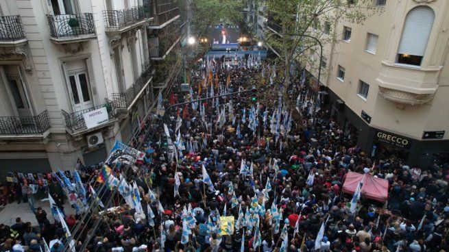 Axel Kicillof llamó a movilizarse en apoyo a Cristina Kirchner.