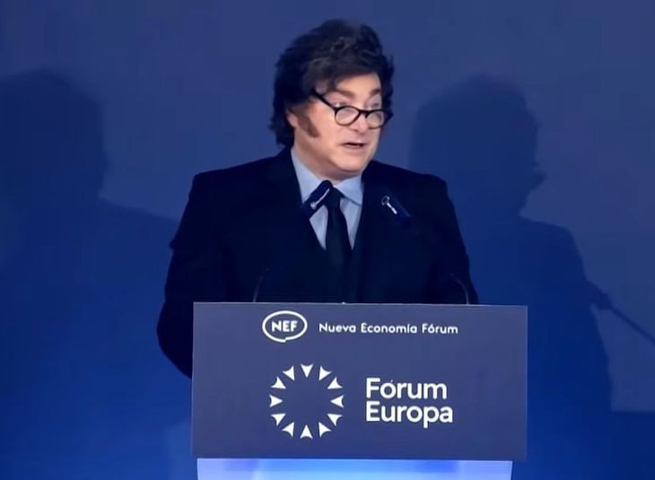En una actividad ante dirigentes políticos y empresarios, el Presidente arremetió contra el socialismo español, acusó al Gobierno de fomentar la inmigración por intereses electorales y llamó a los votantes a echar a los socialistas. En una actividad ante dirigentes políticos y empresarios, el Presidente arremetió contra el socialismo español, acusó al Gobierno de fomentar la inmigración por intereses electorales y llamó a los votantes a echar a los socialistas.
