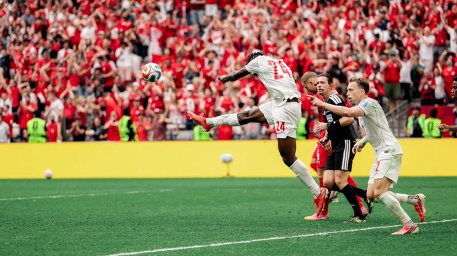 Promise David convirtió el descuento para Canadá ante Suiza.