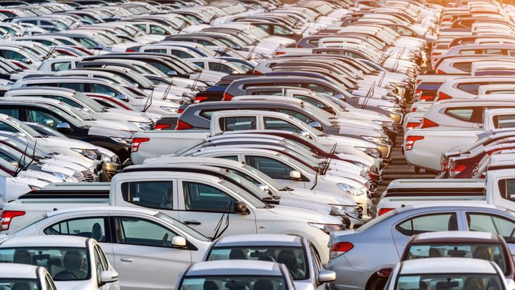 El Volkswagen Gol se mantiene como el más vendido, mientras las camionetas ocupan los puestos con las valuaciones más altas. El Volkswagen Gol se mantiene como el más vendido, mientras las camionetas ocupan los puestos con las valuaciones más altas.
