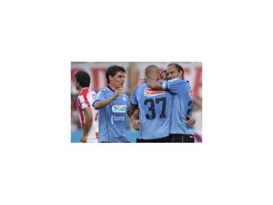 Belgrano ganó un duro partido y sigue en la pelea por el campeonato.
