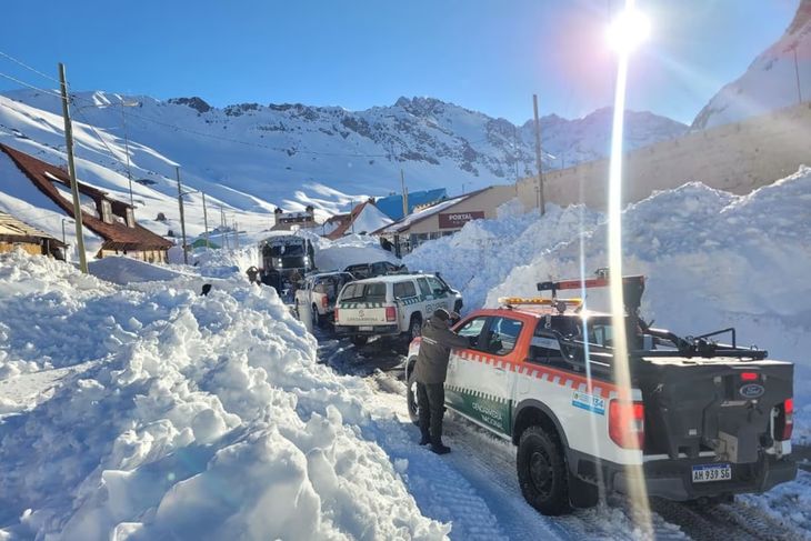 M&aacute;s de 200 turistas fueron evacuados este s&aacute;bado del sector de Puente del Inca, Mendoza.&nbsp;
