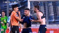 El curioso penal que le cobraron a Racing: quedó sin camiseta y lo iban a amonestar, pero lo salvo el VAR