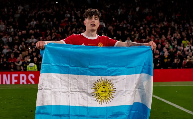 Garnacho en el Manchester United mostrando la bandera argentina. Garnacho en el Manchester United mostrando la bandera argentina.