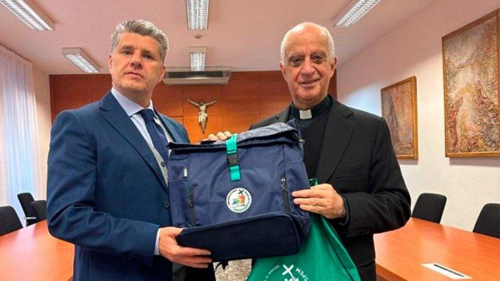 Entre los preparativos, el Vaticano anunci&oacute; la entrega del "kit del peregrino": una mochila con objetos sustentables.