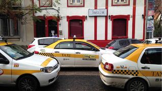 El Sindicato Único del Taxi (Suatt) se opone a la propuesta de Martín Lema de retirar las mamparas.