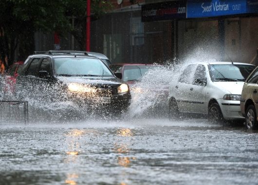 Una fuerte tormenta inundó otra vez la Ciudad (foto 1)