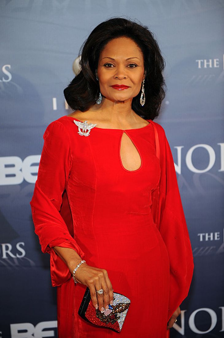 Janice Bryant transformó 1.500 dólares en una empresa global que impacta a millones y redefine el éxito desde la independencia total. Janice Bryant transformó 1.500 dólares en una empresa global que impacta a millones y redefine el éxito desde la independencia total.