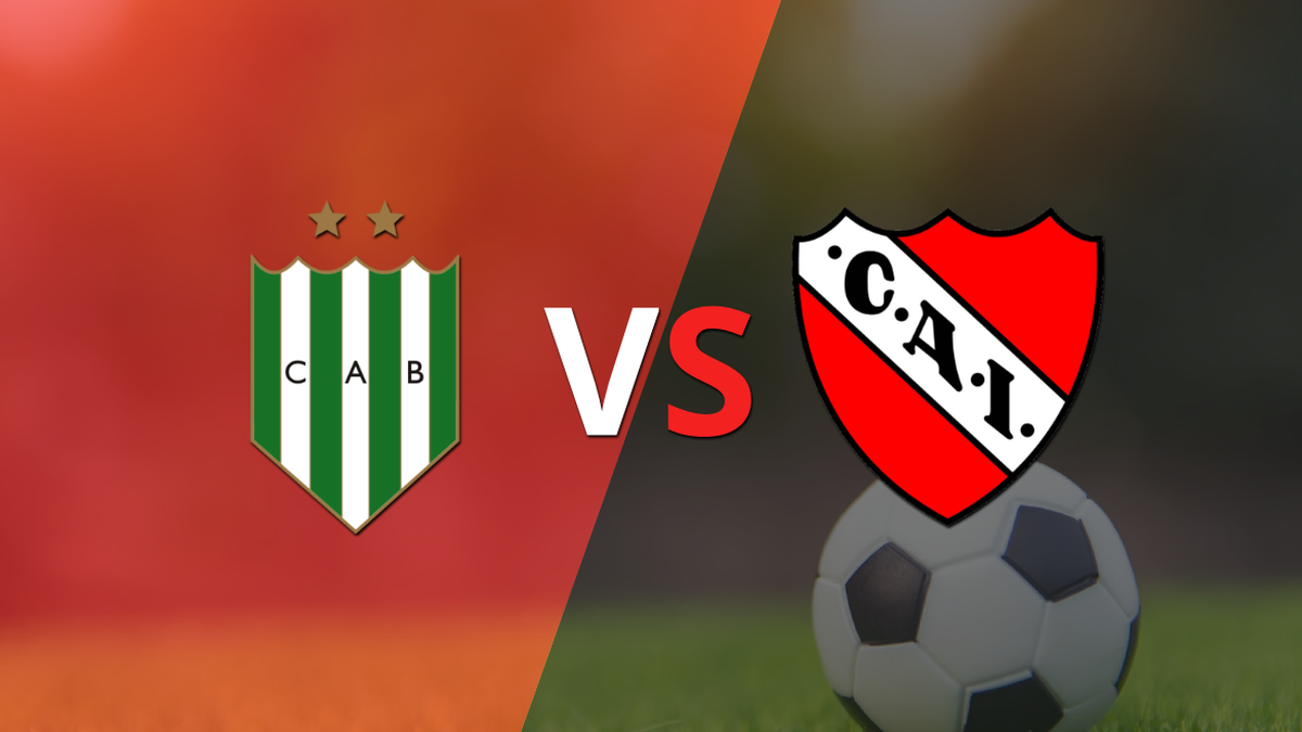 The actions of the duel between Banfield and Independiente begin