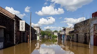 Las inundaciones en el litoral dejaron más de 3.500 desplazados.