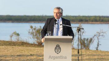 Alberto Fernández durante la firma del Acuerdo Federal de&nbsp;Hidrovía.