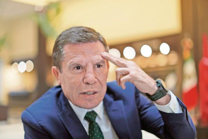 Julio César Chávez habló de todo: lanzó una severa advertencia al boxeo sobre el avance de la MMA, dijo quien es el mejor libra por libra de la actualidad y adelantó quién será, a su parecer, el ganador entre Saúl Canelo Álvarez y Terence Crawford.