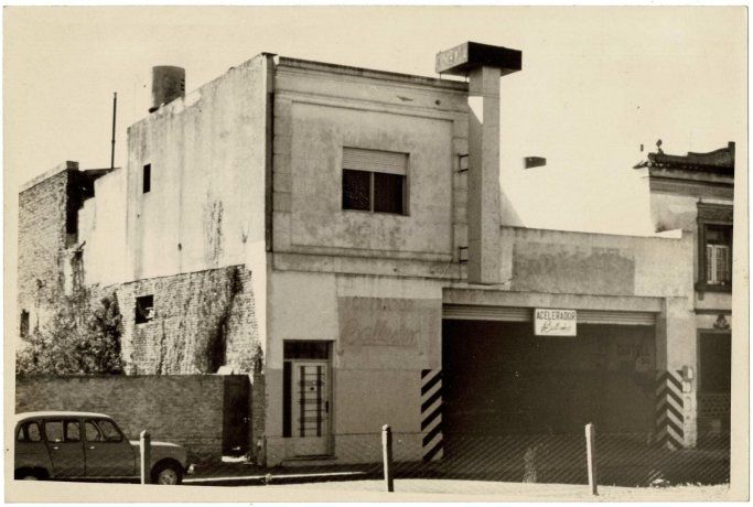 El lugar se ubica en Floresta. El lugar se ubica en Floresta.