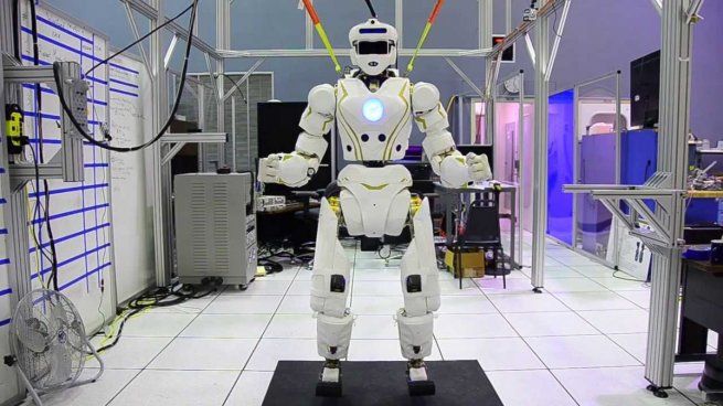 La NASA prepara a su robot humanoide Valkyrie.