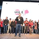 La UCR bonaerense presentó su hoja de ruta y llamó a competir en los 135 municipios de cara a las elecciones. La UCR bonaerense presentó su hoja de ruta y llamó a competir en los 135 municipios de cara a las elecciones.
