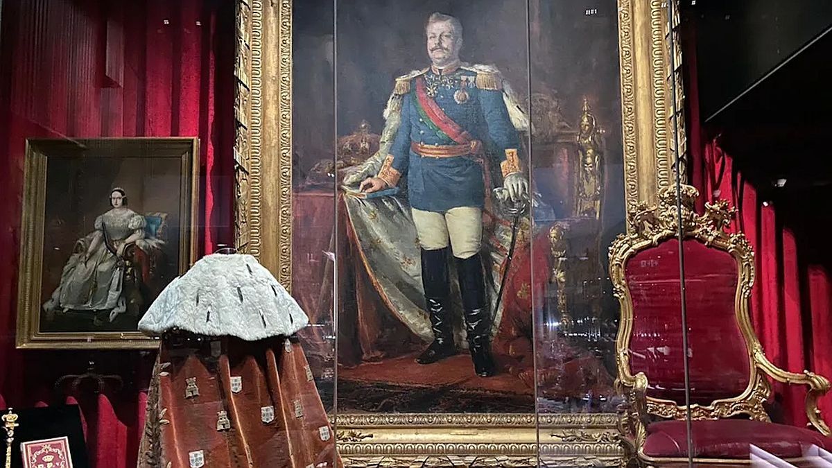 El Tesoro Real de Portugal es expuesto en un palacio que estuvo 226 años en construcción