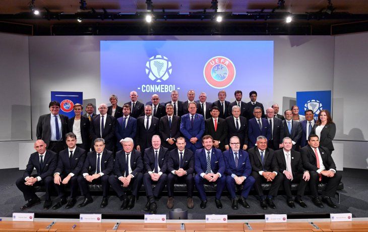La CONMEBOL y la UEFA renovaron el memorando de entendimiento para mejorar la cooperaci&oacute;n entre ambas entidades.