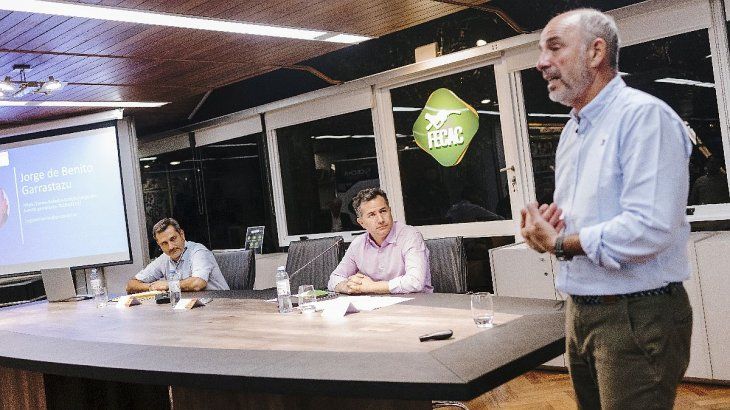 Jorge De Benito, presidente de la Confederaci&oacute;n de estacioneros de Espa&ntilde;a, dio una charla para empresarios de estaciones de servicio de C&oacute;rdoba, organizada por la Fecac que lidera Gabriel Bornoroni.&nbsp;&nbsp;