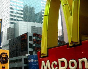Las restricciones por el coronavirus hundieron 17% las ganancias de McDonalds