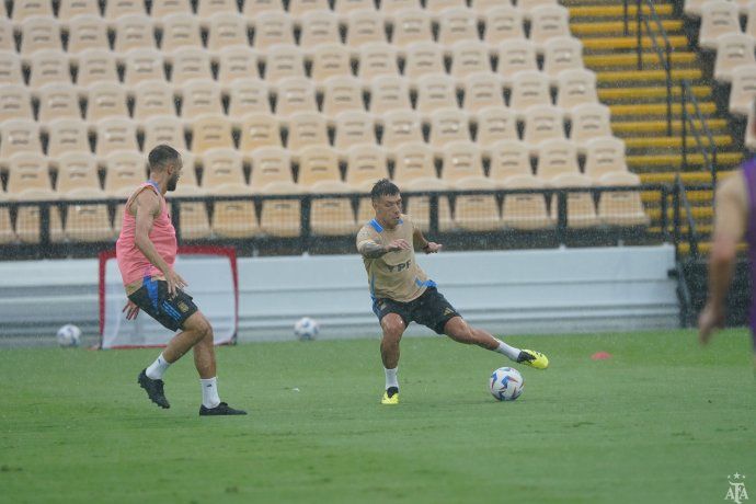 La Selección Argentina llevó a cabo su primer entrenamiento en Atlanta, donde el jueves hará su debut, ante Canadá, por la Copa América.