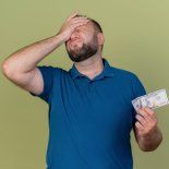 Hoy podría ser multimillonario, pero sus decisiones lo llevaron por otro lado. Hoy podría ser multimillonario, pero sus decisiones lo llevaron por otro lado.