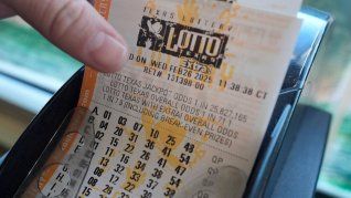 Lo que debía ser su mayor felicidad se convirtió en un auténtico escándalo por culpa del dinero. Lo que debía ser su mayor felicidad se convirtió en un auténtico escándalo por culpa del dinero.