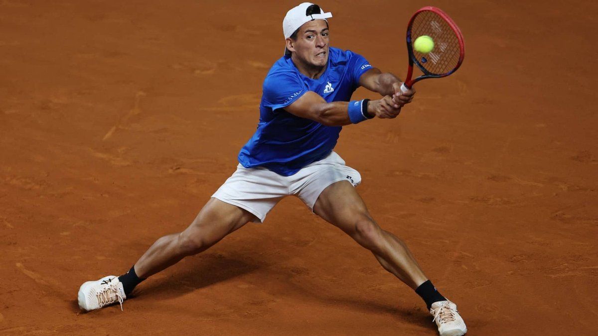 Sebastián Báez fell to Serbio Laslo Djere in the ATP final of Chile