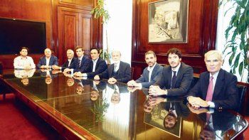 los bancos se suben a la ola verde