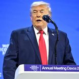 Gordon Gekko sugiere que el sistema es resistente a pesar de las amenazas políticas simultáneas y severas, especialmente de Donald Trump. Gordon Gekko sugiere que el sistema es resistente a pesar de las amenazas políticas simultáneas y severas, especialmente de Donald Trump.